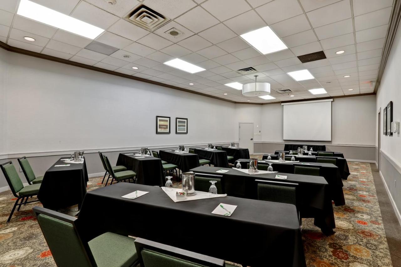 Holiday Inn Guelph Hotel & Conference Centre, An Ihg Hotel Экстерьер фото