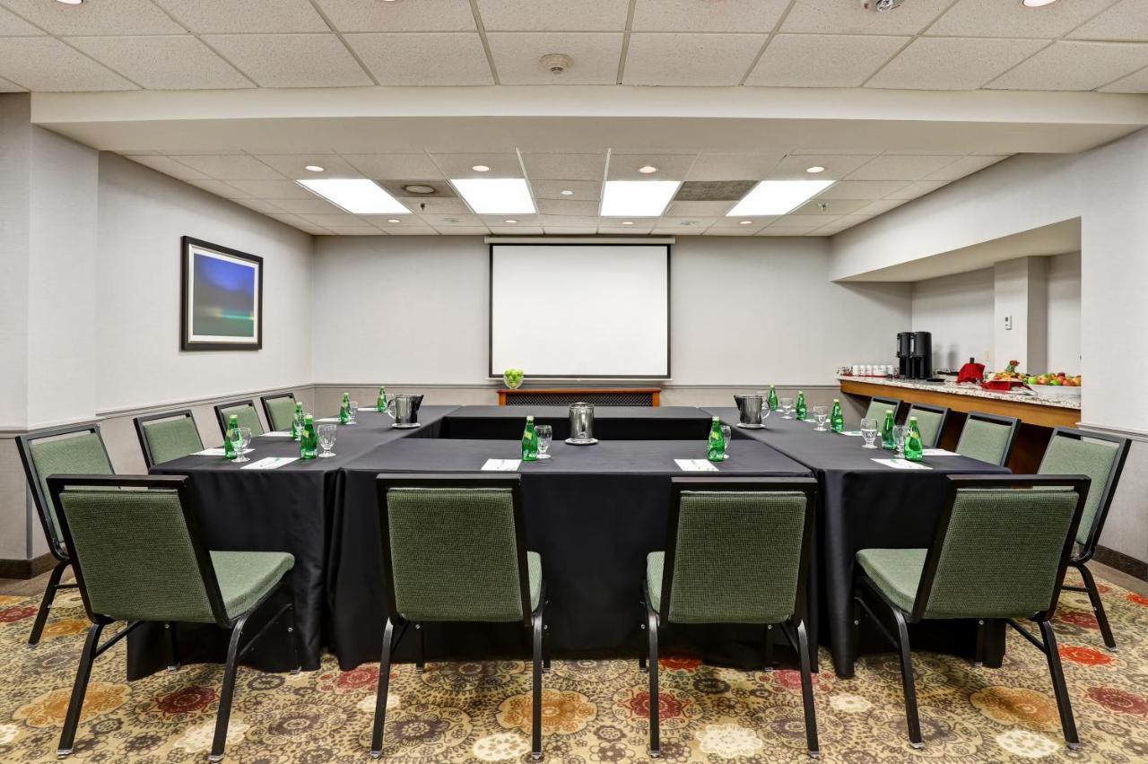 Holiday Inn Guelph Hotel & Conference Centre, An Ihg Hotel Экстерьер фото